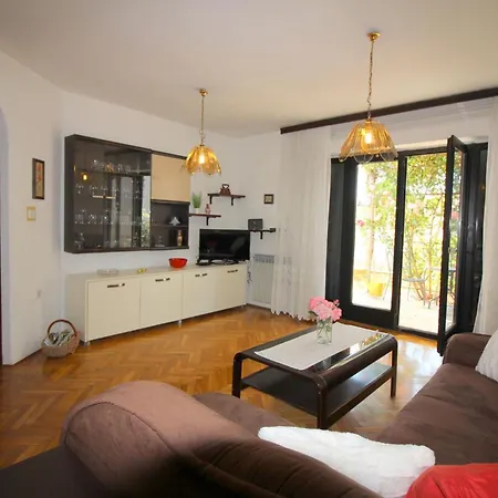 Pinia In Strandnaehe Mit Garten * Porec